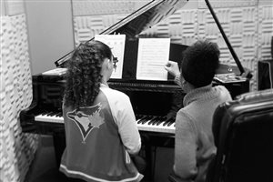 Interested in piano lessons with Darryn? Check out her bio on our "Meet The Teachers" page.